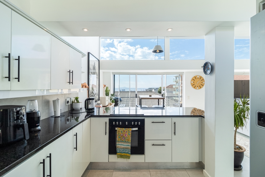 To Let 3 Bedroom Property for Rent in Vredehoek Western Cape